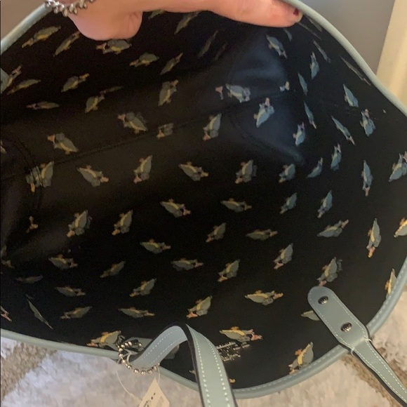 Authentic large Coach tote in marine NWT - Picture 5 of 8